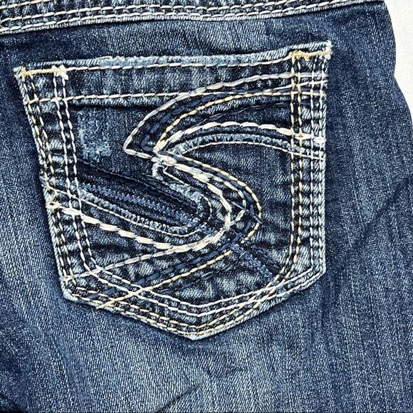 Silver | Factory Distressed Twisted Denim Capri’s - Picture 5 of 7
